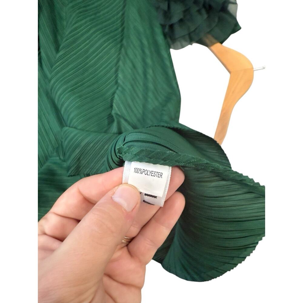 Elegant Green Dress - Picture 6 of 12